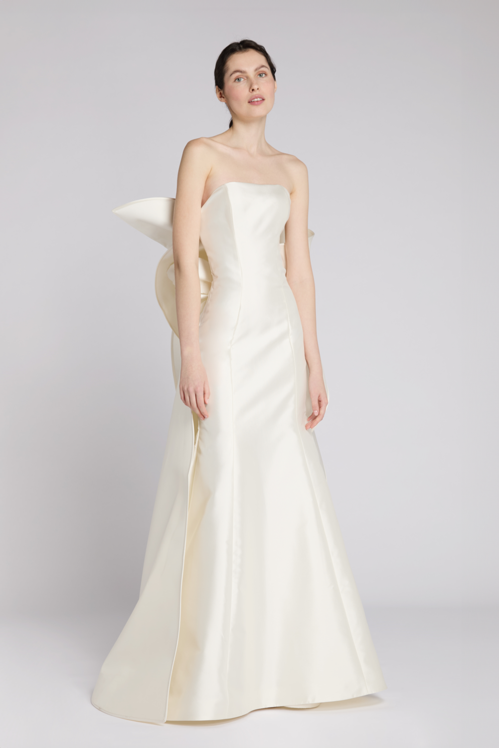 Abito sposa Camelia in mikado avorio | Antonio Riva Milano