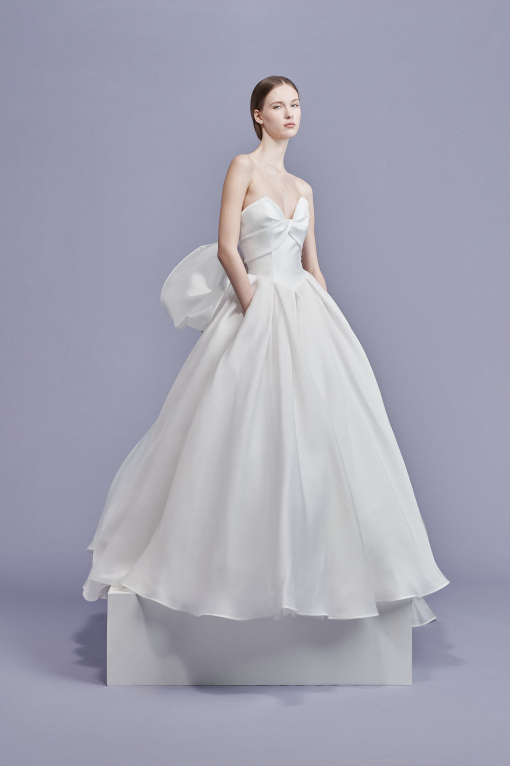 Abito sposa N. 43 in organza e mikado | Antonio Riva Milano
