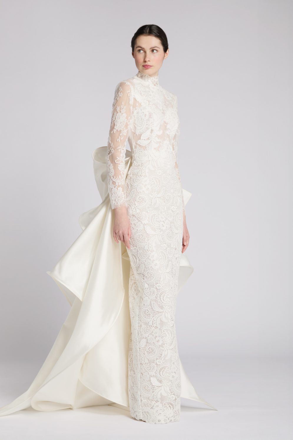 Abito sposa Zagara in pizzo avorio | Antonio Riva Milano
