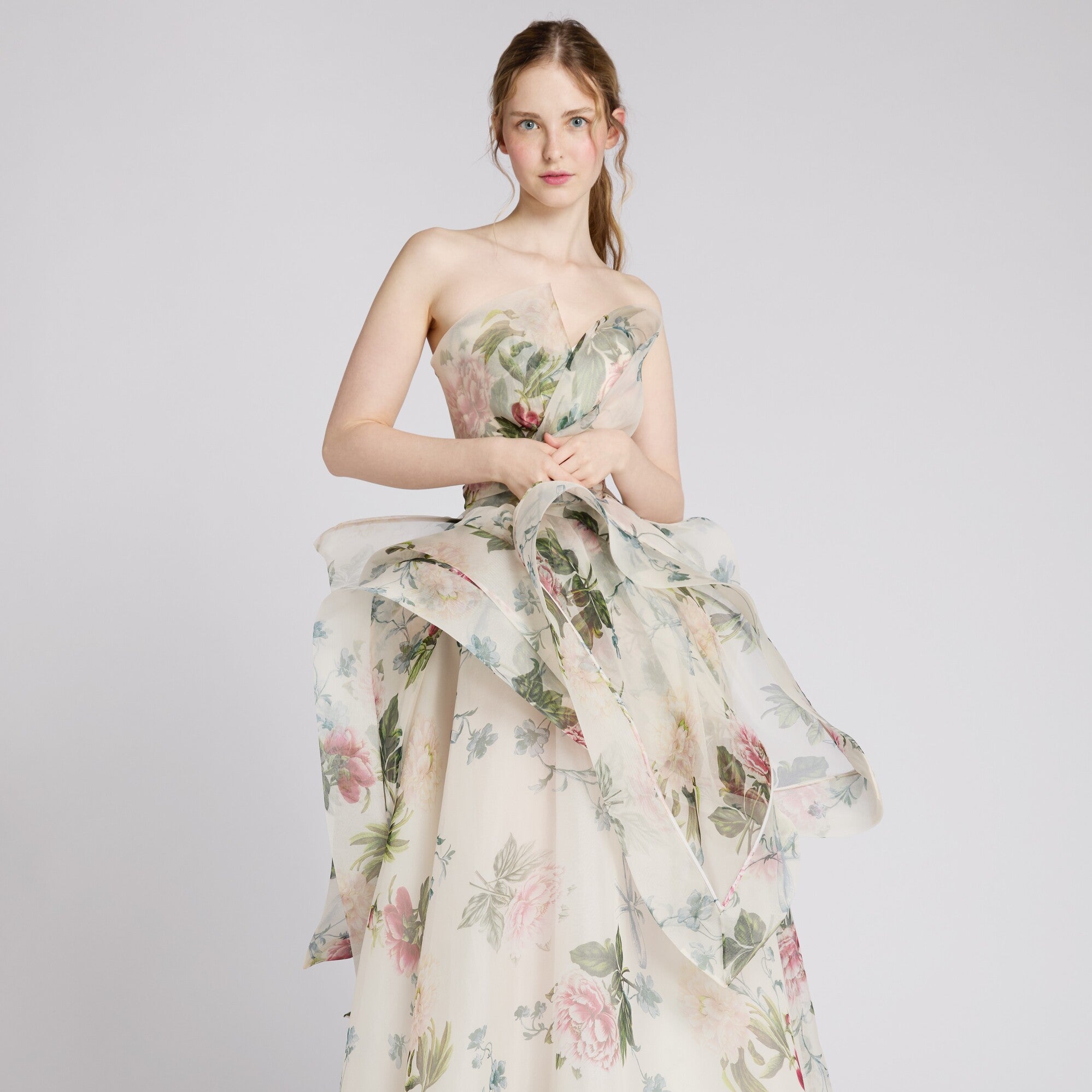 L'arte dell'organza: un tributo all'eleganza senza tempo – Antonio Riva ...