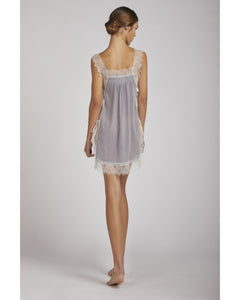 Short nightdress with lace