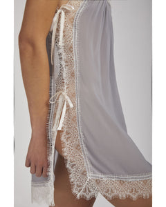 Short nightdress with lace