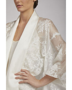 Vestaglia kimono corta in garza stampa pigmento con motivo a pizzo e colletto in raso di seta