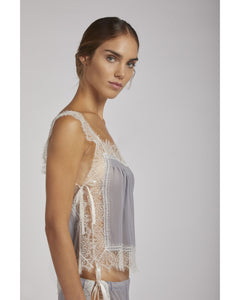 Top con pizzo