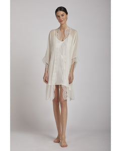 Short dressing gown with lace