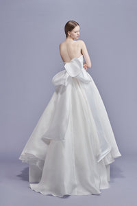 Abito sposa N. 43 in organza e mikado | Antonio Riva Milano