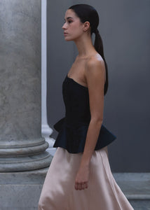 Antonio Riva Milano top Andromeda bustier in mikado nero con ricami tridimensionali, taglio in vita con balza svasata in fondo e chiusura con zip posteriore, Made in Italy